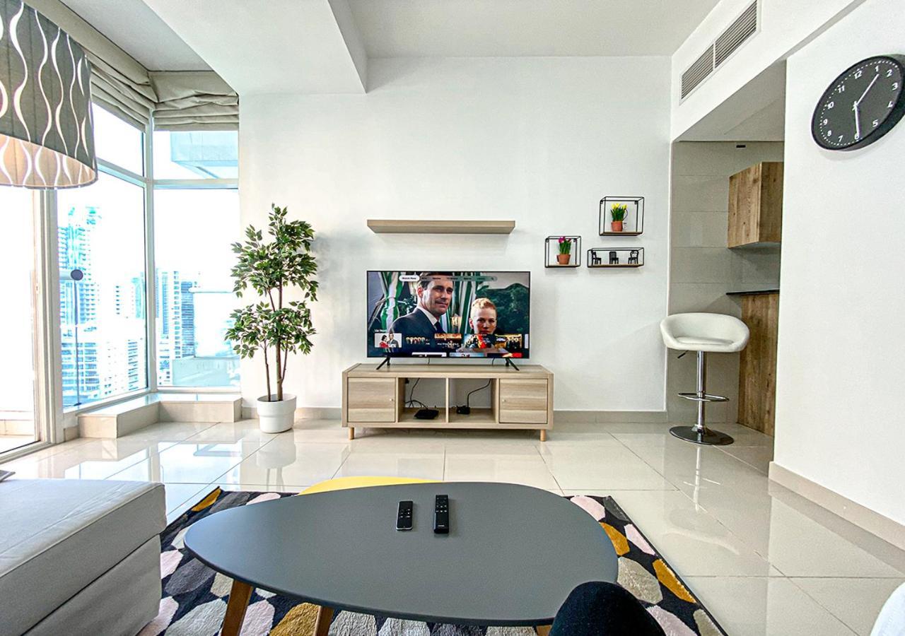 Walk To The Beach Or Enjoy The Amazing View From The Balcony Apartment Dubai Exterior foto