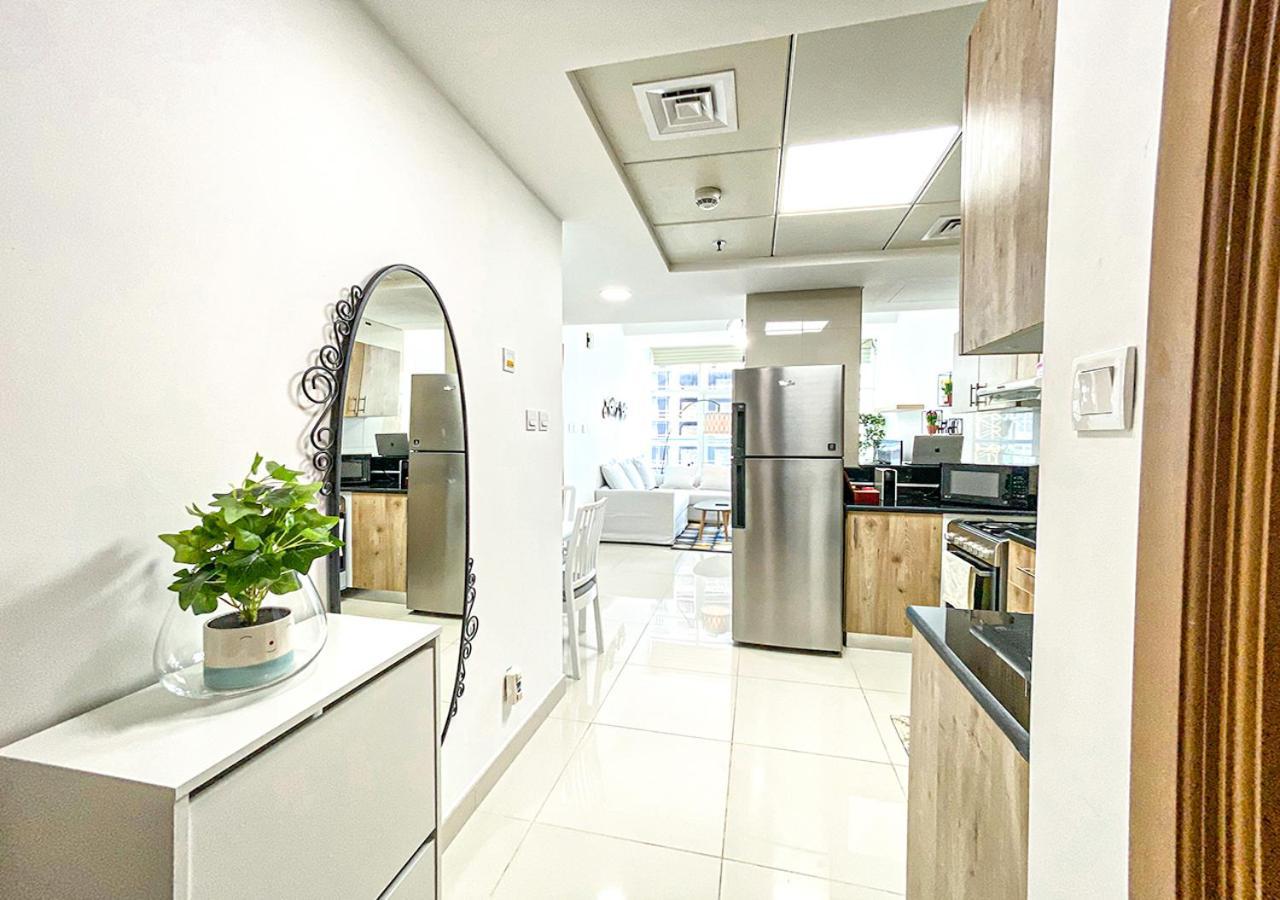 Walk To The Beach Or Enjoy The Amazing View From The Balcony Apartment Dubai Exterior foto